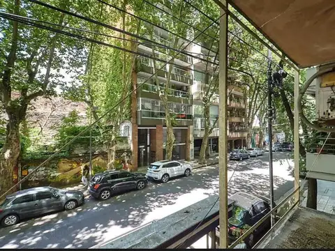 ES OFICINA AL FRENTE PRIMER PISO/ EDIFICIO COMERCIAL APTO
