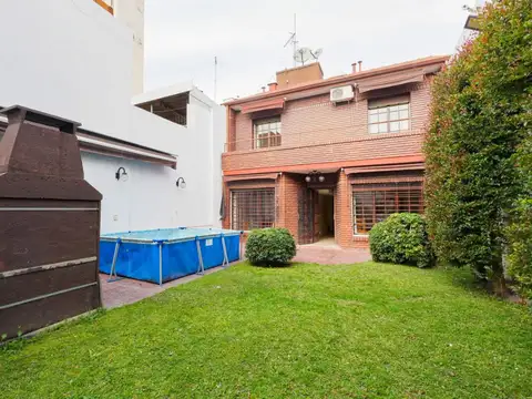 VENTA CASA 5 AMB. CON PARQUE Y COCHERAS CABALLITO