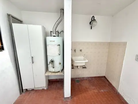 Casa en Venta de 2 Ambientes en Bernal Centro