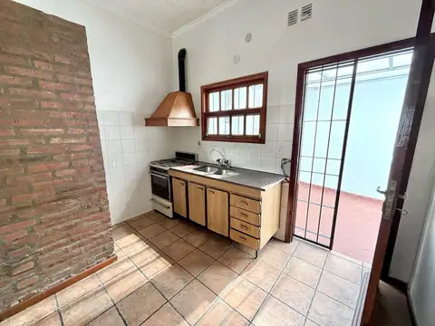 Casa 2 ambientes con 1 baño