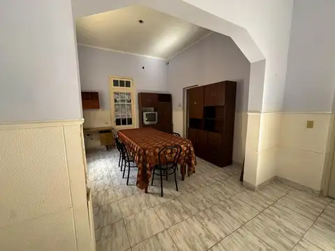 Casa 5 ambientes con 1 baño