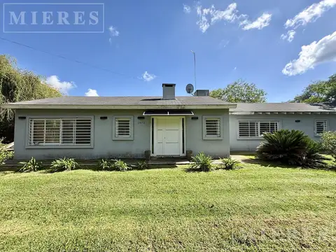 Casa en venta desarrollada en una planta sobre calle Parravicini al 2900, el Cazador