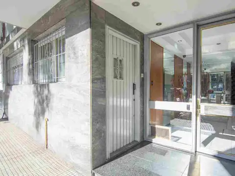2 ambientes PB al frente con entrada independiente