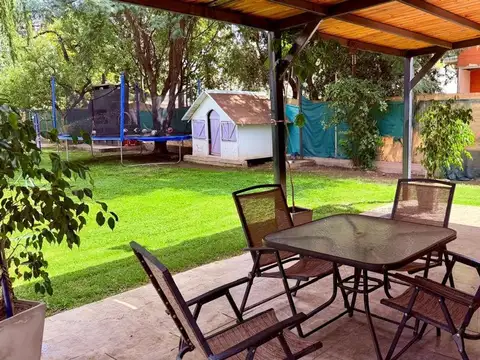 Casa 9 ambientes con 1 baño