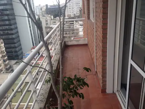 4 AMB  EN MORENO AL 800 PISO ALTO LUMINOSO+BALCON