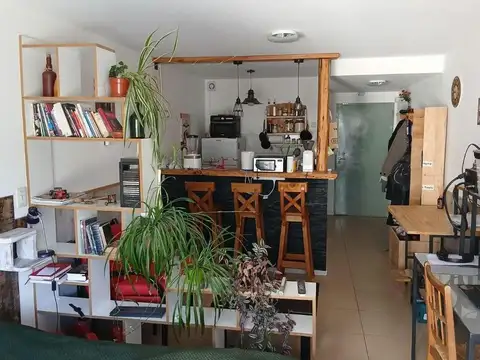 Departamento en Venta en Barrio Belgrano, San Carlos de Bariloche-Monoambiente luminoso.