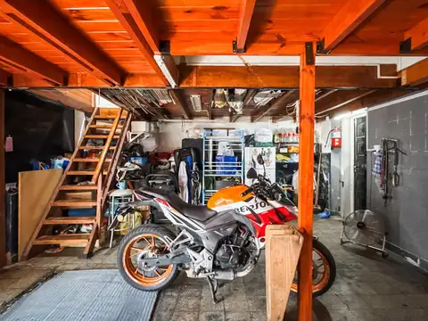 Depto Tipo Casa 6 ambientes con 2 baños