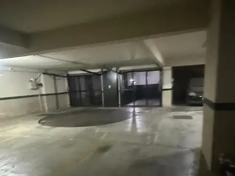 Cochera en Venta con acceso Ascensor