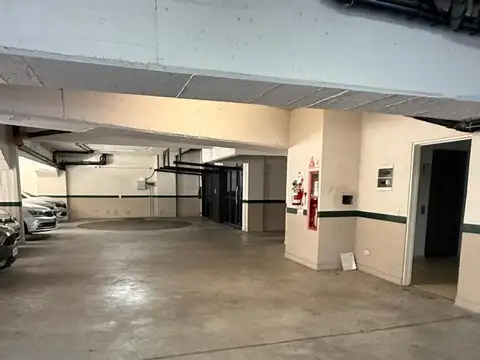Cochera en Venta con acceso Ascensor