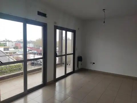 DEPARTAMENTO 2 AMBIENTES y COCHERA