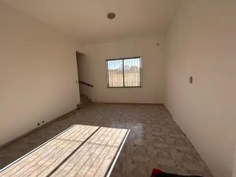Depto Tipo Casa 4 ambientes con 2 baños