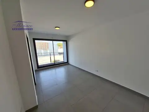 Excelente 2 amb. con balcón. A ESTRENAR 