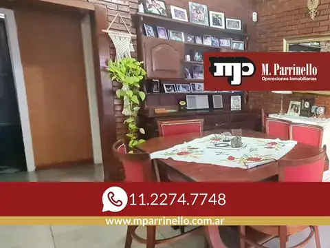 ¡Perfecta para vos! Casa de 5 Ambientes con Patio y Terraza lista para habitar- En Venta