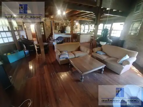 Casa  de 3/4 dormitorios con una excelente calidad y diseño en Pinotea  