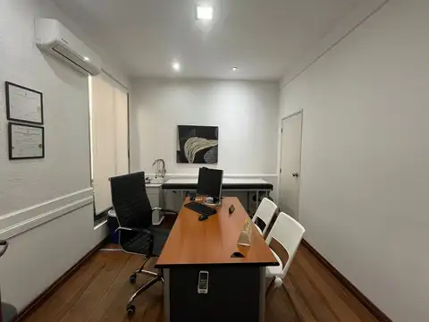Se alquilan consultorio en Pocitos.