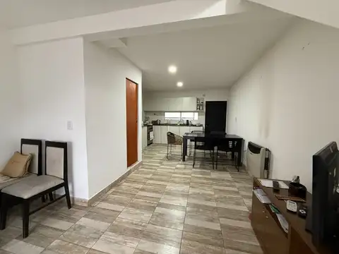 Depto Tipo Casa en Venta de 3 ambientes