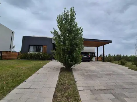 Casa en Alquiler 1 año