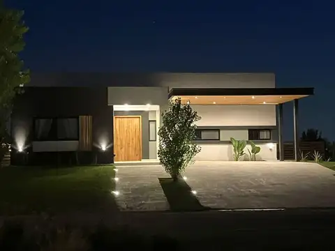 Casa en Alquiler de 3 dormitorios