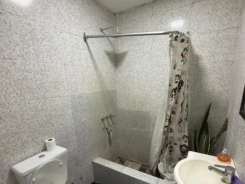 Casa 3 ambientes con jardin y terraza