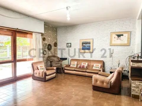 Venta de Casa Multifamiliar sobre Lote de 2.500 m² – La Bota , Benavidez