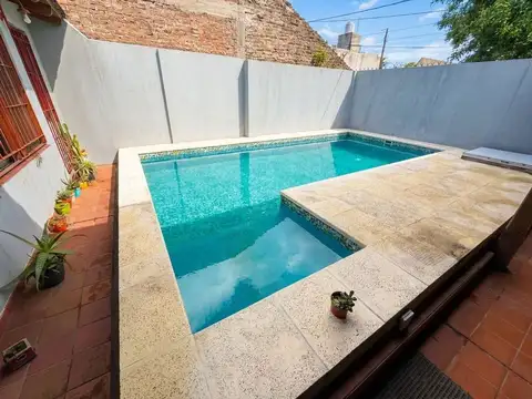 Casa en Venta 4 ambientes con pileta / Wilde