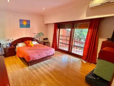 Casa 5 ambientes con 4 baños