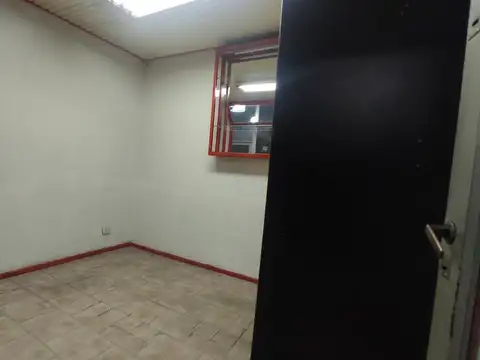 Local en Venta en Retiro, USD 8.000