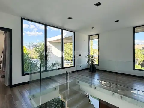 Casa 4 ambientes con 6 baños