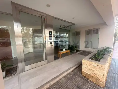 San Lorenzo 1700, Piso 0