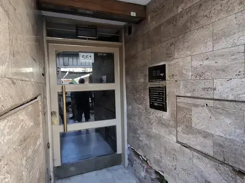 Amplio monoambiente Apto uso profesional