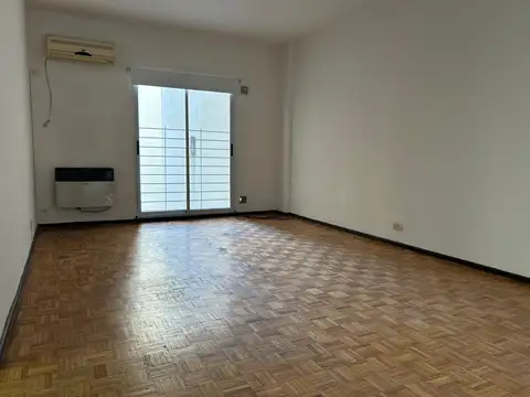 Muy Comodo Semipiso en Venta en Excelente Zona de Almagro, a metros de la Plaza