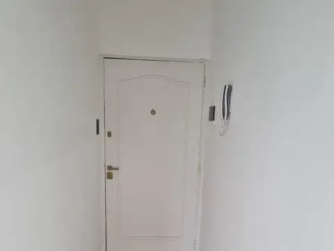 Cabrera 350 , Piso pb