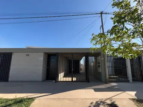 Cochera en barrio La Cañada