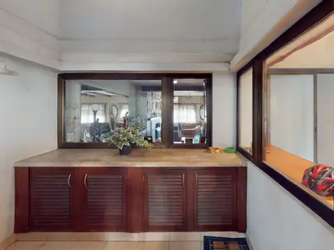 Casa 6 ambientes con 4 baños