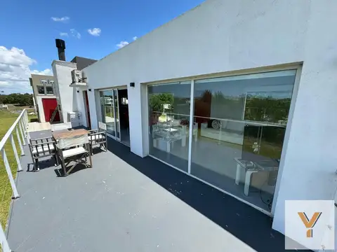 Casa en Venta en Costa Esmeralda, USD 260.000