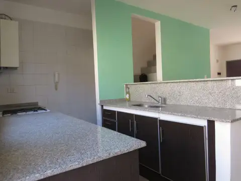 Departamento en Alquiler con 1 cocheras