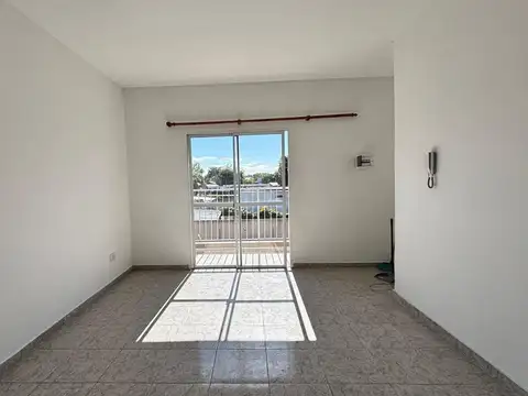 ALQUILER DPTO 2 AMB CON COCHERA PLATANOS