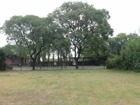 Excelente lote al lago central de Santa Barbara