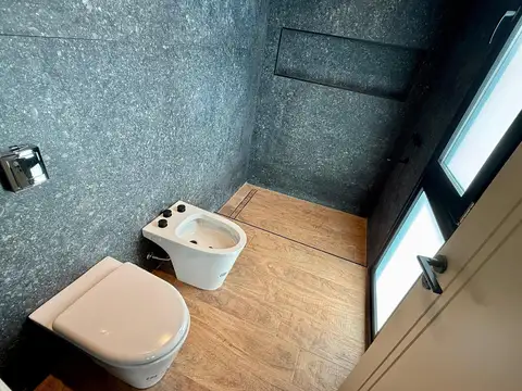 Casa en Venta con 6 cocheras