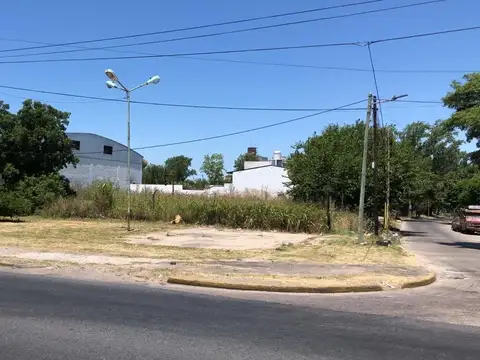 Lote en venta, muy buena zona sobre Presidente Peron, frente a Makro