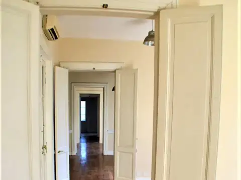 Pasaje J.M Giuffra 300