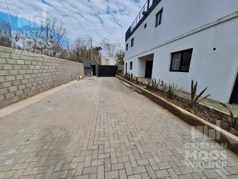 Departamento 4 ambientes con 2 baños