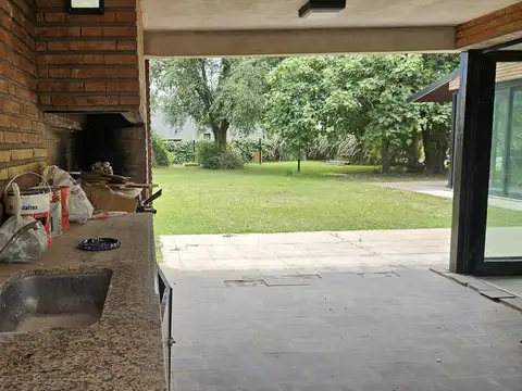 Casa 5 ambientes con 2 baños