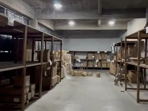 Galpon en Venta en Flores, USD 2.200.000