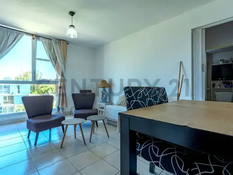 El Portico 100, Piso 2