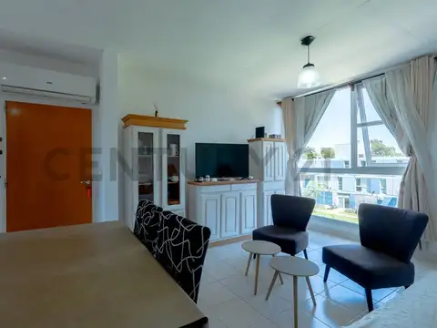 El Portico 100, Piso 2
