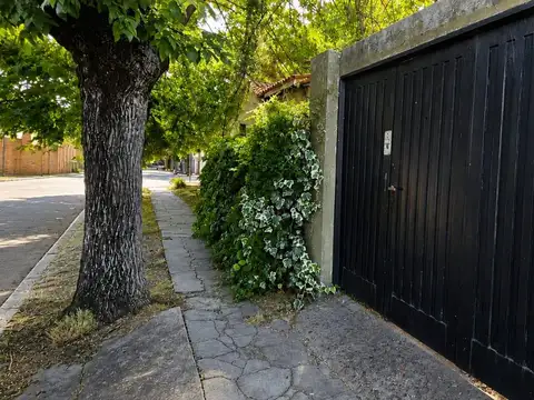 Casa 3 ambientes Venta Olivos a reciclar