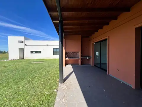 CASA EN VENTA LOBOS 3 DORMITORIOS LA FEDERALA