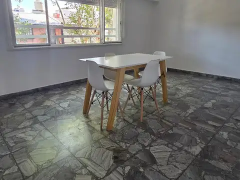 Depto Tipo Casa en Venta 50 años