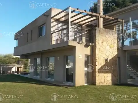 Casa en Alquiler Temporal de 4 dormitorios